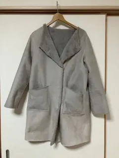 【グローブ】　グレー ロングコート　リバーシブル　スエード風　ボア　Ｍサイズ