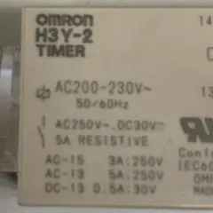 中古品　2個　Omron H3Y-2 タイマー 最大目盛時間5M