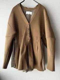 AKIRANAKA（アキラナカ）ルフィナバック パデッド ニット カーディガン