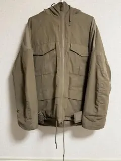 ユニクロ　ホワイトマウンテニアリングハイブリッドダウン