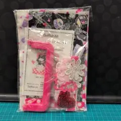 ① Selfish.M コスメポーチ リップスティック柄