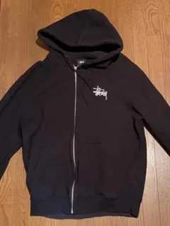 Stussy 黒 ジップアップパーカー