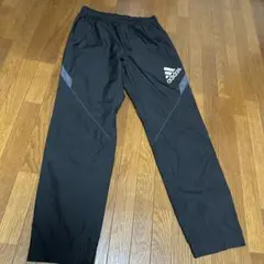 adidas ブラック ストレートパンツ　裾ジップ
