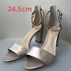VINCE CAMUTOヒールサンダル24.5cmのサムネイル
