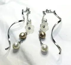フラワーモチーフ ロングピアス