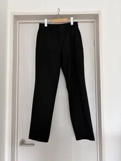ユニクロ　ヒートテックスマートスリムストレートスラックスパンツ　ブラック