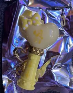 ディズニーストア ミニー ペンライトキーチェーン イエロー