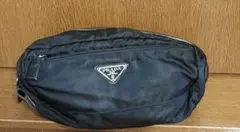 未使用品 ベルト付 ナイロン ブラック ショルダーバッグ 三角口ゴ 斜め