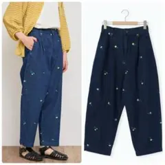 サマンサモスモス　刺繍入りデニム/ツイルカーブパンツ　ネイビー　花柄　花刺繍