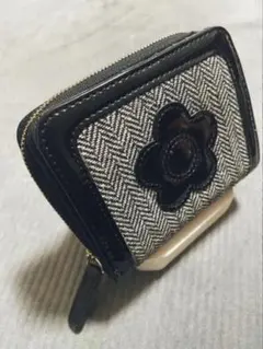 MARY QUANT 二つ折り財布