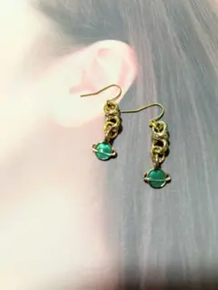 惑星モチーフ　フックピアス チェーンデザイン