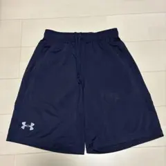 Under Armour ネイビーショートパンツ