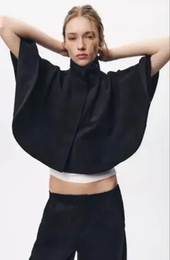 ZARA ケープ　ポンチョ　スウェード地　黒　ブラック　ザラ　上着　コート