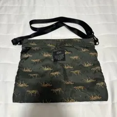 kiu サコッシュ　レオパード　ヒョウ柄