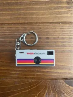 クリーム Kodak Charmera キーチェーンデジタルカメラ - メルカリ