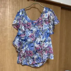 ワンウェイ　花柄トップスのサムネイル