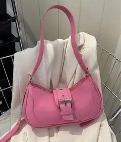 バックルデコレーション ネオンピンク ホーボバッグ
