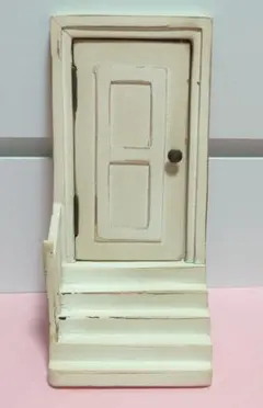 ステアーズドアオブジェ　不思議の国のアリスインテリア　salut！