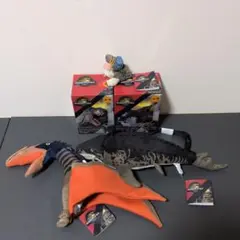 ジュラシック・ワールド／復活の大地　フィギュア2点ぬいぐるみ3点まとめ売り