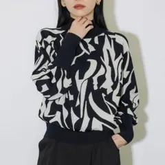 美品　ユナイテッドトウキョウ ボリュームスリーブニット　マルチ　総柄