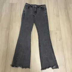 シューラルー　フレアデニムパンツ　Mサイズのサムネイル