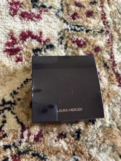 LAURA MERCIER マットラディアンス ベイクドパウダー 01のサムネイル