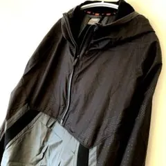 Puma フード付きジャケット 黒・グレー　サッカー　フットサル　ピステ　シェル