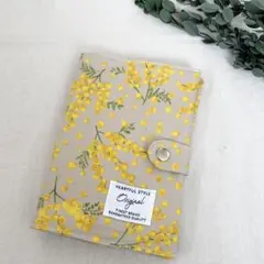 ミモザ柄グレー　お薬手帳カバー　ハンドメイド