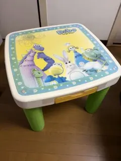 Dibo the Gift Dragon 子供用テーブル