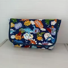 No.640 横入れお弁当袋（大）　コミカル恐竜柄