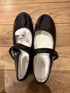 黒のストラップ付きバレエシューズ 36