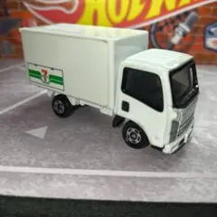 トミカ　いすゞ　エルフ　セブンイレブン配送トラックのサムネイル