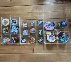 BT21 キーホルダー 缶バッジ まとめ売りのサムネイル