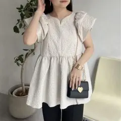 美品　プロズヴェール ハートネックバルーンスリーブペプラムブラウス