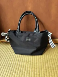 トートバッグ　小さめ　黒　リボン　新品