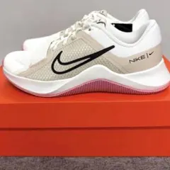 新品 NIKE ナイキ トレーニングシューズ ランニングシューズ 23