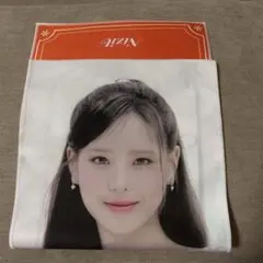 NiziU マコ スローガン 2枚目の物も込