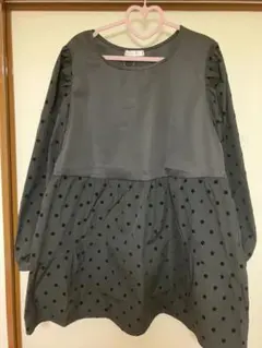 週末SALE‼️大きいサイズ　黒ドット柄 フリル袖 長袖トップス