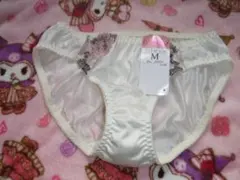 №５【男子歓迎】【密封】【匿名】純白清楚★ショーツ★下着★長期保管品★ジャンク★