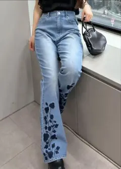 Item thumbnail for item df8d5dbf-34c9-420f-8f2d-23e1c7c31eb8