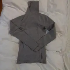 グレー ハイネック リブ編みセーター