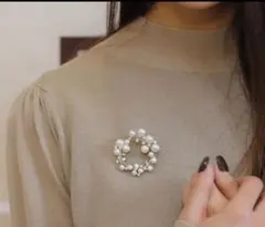 ④164ブローチ　入学式　卒業式　上品　パール　コサージュ　ゴールド