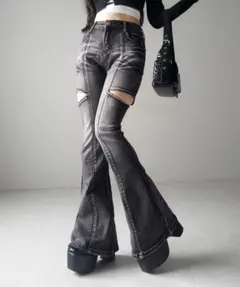 ミームセレクト　カットアウトヴィンテージストレッチフレアデニム　ブラック