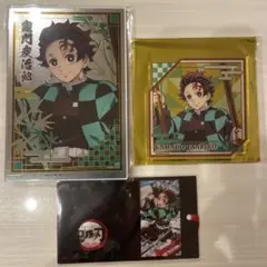 鬼滅の刃 新繹シリーズ 竈門炭治郎 アクスタ 缶バッジ 色紙 カード 4点セット 鬼滅の刃 新繹シリーズ 竈門炭治郎 アクスタ 缶バッジ 色紙 カード 4点