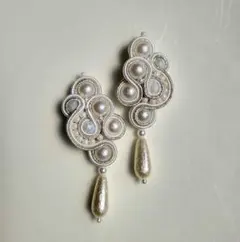 Item thumbnail for item b2d13f65-5b0d-4d1f-9d9d-1434039c54e8