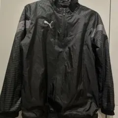 PUMA ブラック ウィンドブレーカー