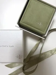 ヴァンクリーフ&アーペル ピアス用 空箱 クリーニングキット - メルカリ