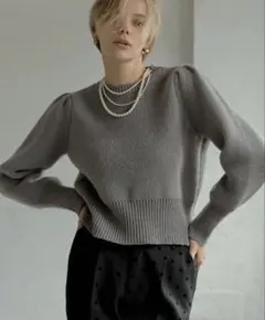 パワーショルダー ニット