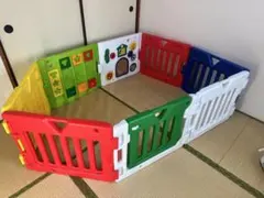 ミュージカルキッズランド　はらぺこあおむし　日本育児　8枚　ベビーサークル