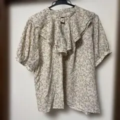 アクシーズ　花柄シャツ